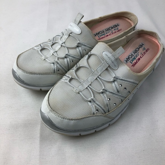 Skechers Relaxed Fit Air-Cooled Memory Foam Women's Sneaker White size 10 - Picture 1 of 7